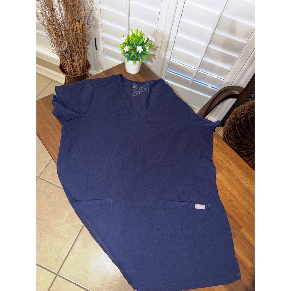 FIGS Technical Collection Navy Blue V-Neck Scrub Top Womens Small 2 Pocket